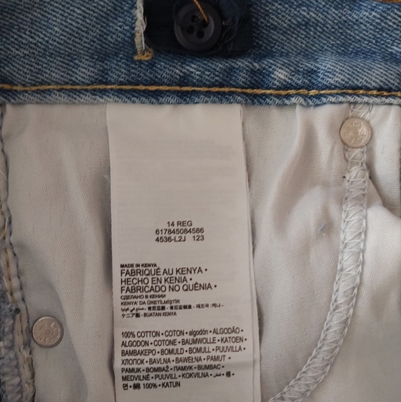 Levi's Girl's Two-Tone Denim Girlfriend Shorts - Picture 7 of 7